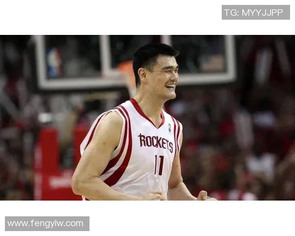 姚明在赛场上展现霸气瞬间的震撼照片引发热议与回忆 姚明在赛场上展现霸气瞬间的震撼照片引发热议与回忆